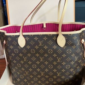 Louis Vuitton GM Monogram Pivone